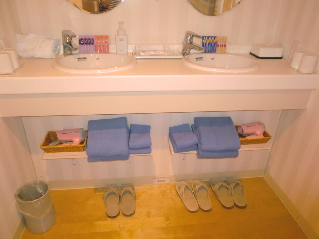 ホテル ヘリテイジ飯能の客室プリンセス内にある洗面台をアップにした写真