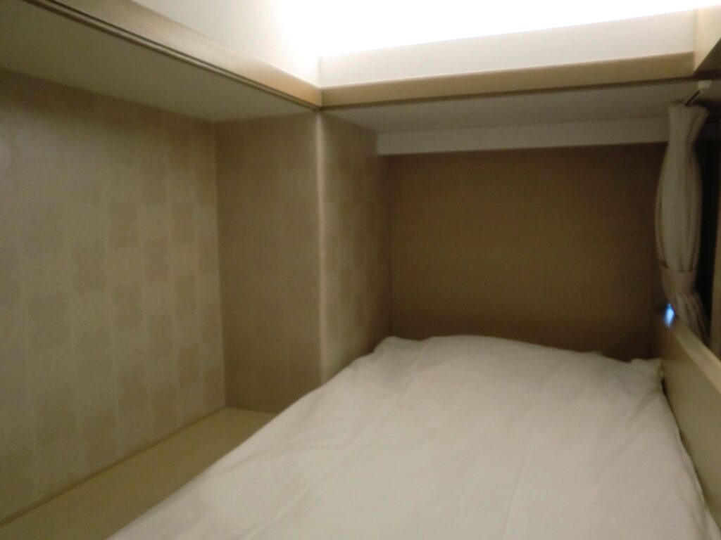 ホテル ヘリテイジ飯能の客室プリンセス内に２段ベッド上段の写真