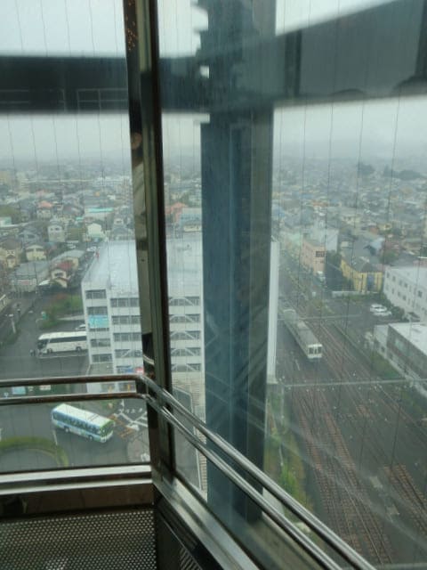 ホテル ヘリテイジ飯能のエレベーター内から外を撮影した写真