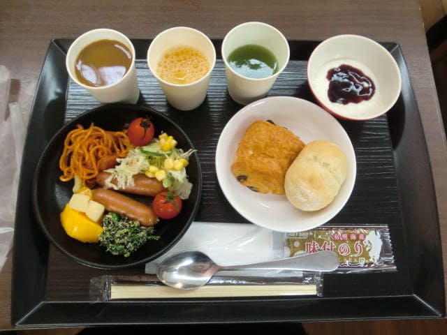 ハナホテル伊香保 朝食バイキングの盛り付け例写真