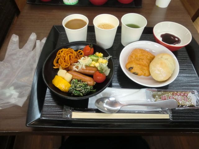 ハナホテル伊香保 朝食バイキングの盛り付け例写真