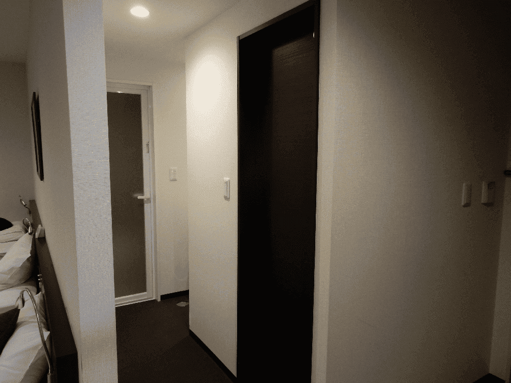 国済寺天然温泉　ハナホテル深谷&スパ　和洋室デラックスのトイレとバスルームコーナーの写真