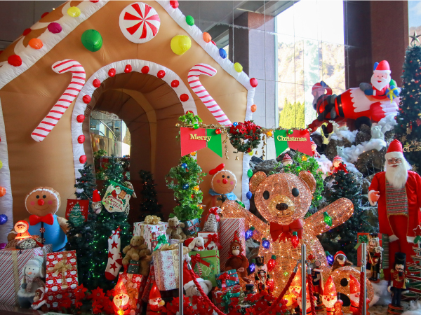 エンゼルグランディア越後中里 クリスマス装飾の写真