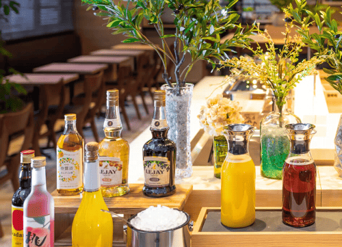 スーパーホテル　池袋駅北口の無料ウエルカムバーサービスで提供している酒類の写真