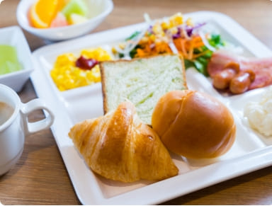 スーパーホテル　池袋駅北口　モーニングビュッフェの洋食配膳写真