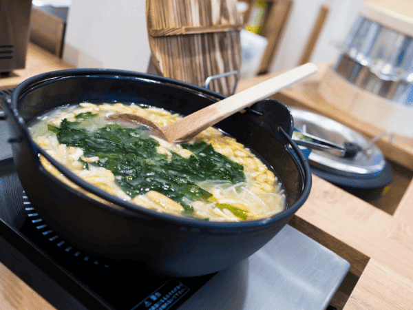 スーパーホテル　池袋駅北口　モーニングビュッフェに用意されている雑炊の写真