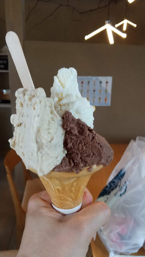 白根グレープガーデンのジェラートトリプルの写真例