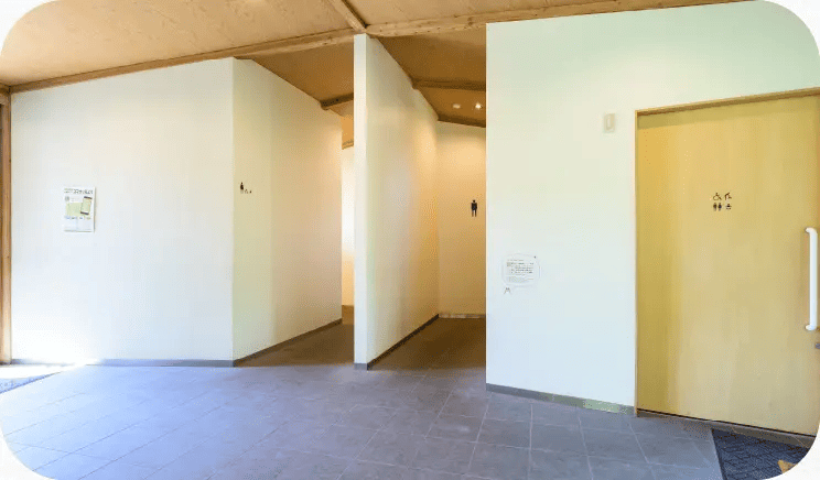 伊香保グリーン牧場内のトイレの写真